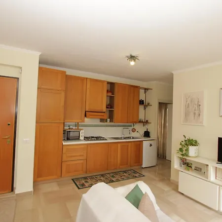 Pironti Flat شقة *