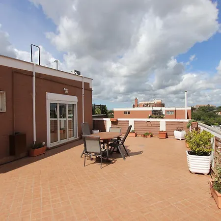 Pironti Flat Apartman Róma